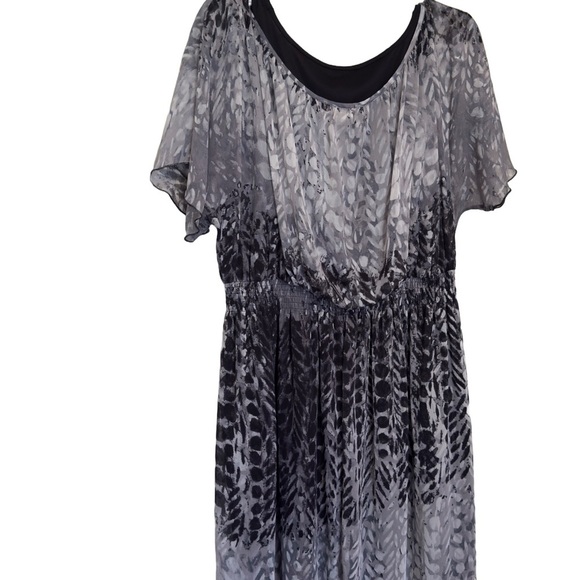 One World -Plus 1X Maxi length dress abstract print in shades of gray/black - Picture 7 of 9